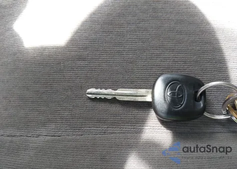 2005 Toyota Corolla Le из США, поврежденный, VIN 1NXBR32EX5Z369923